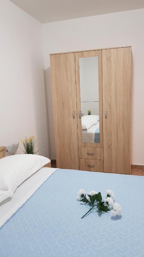 Ruzica Apartments Mirca  Bagian luar foto